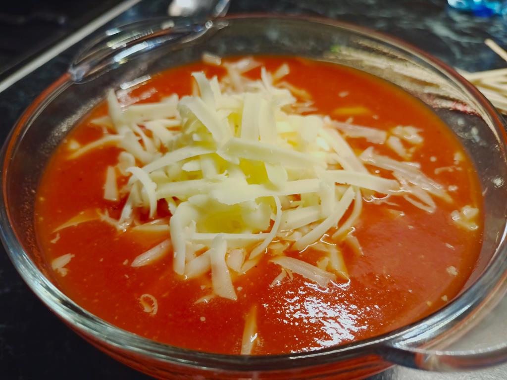 Przepis Zupa Krem z Pomidorów z Mozarellą / Przepisy / Blog Kulinarny i Podróżniczy Szefa Kuchni FoodAndTravels.eu FOOD AND TRAVELS https://foodandtravels.eu